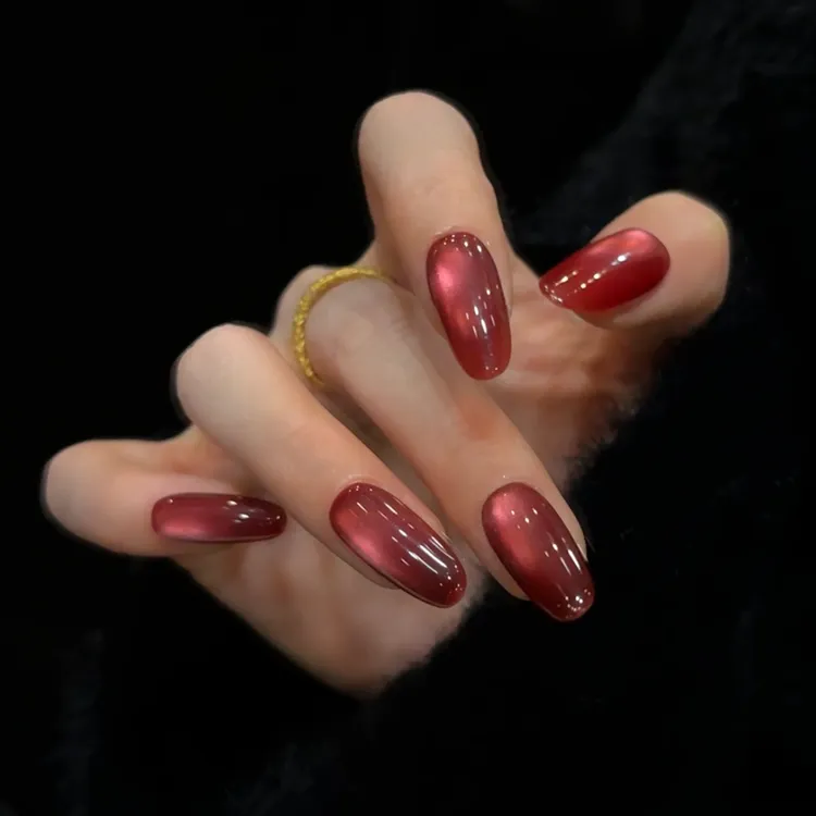 川美佳《红石榴》显白高级红石榴猫眼纯手工穿戴甲