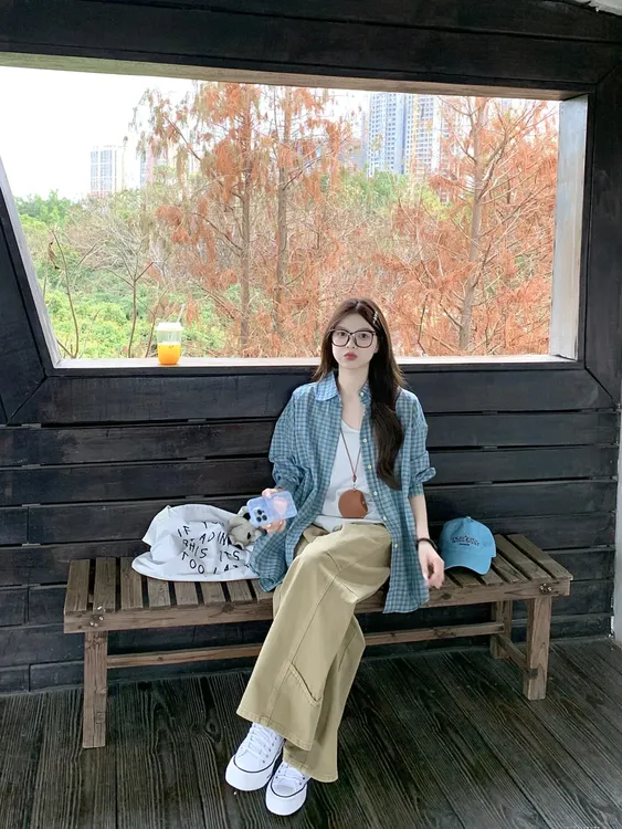 2025春夏季新款韩系穿搭休闲风蓝色格子衬衫高腰休闲裤显瘦两件套