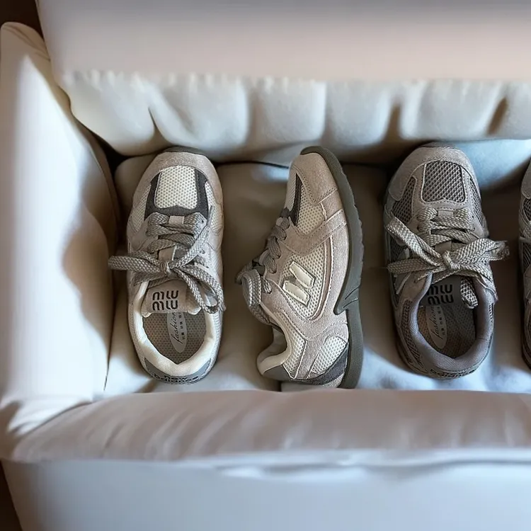 萌咔童鞋2025春季爆款儿童字母运动鞋男女童软底透气老爹鞋跑步鞋