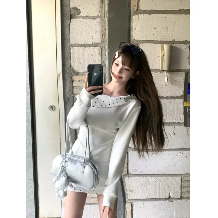 法式白色斜肩波点卫衣包臀短裙女早秋季2025新款高级感穿搭一整套