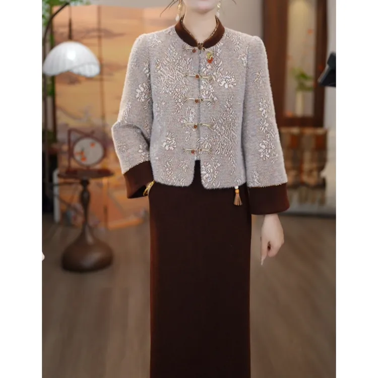 2025秋冬款摩卡棕新中式提花气质复古外套+咖色半裙两件套M-4XL