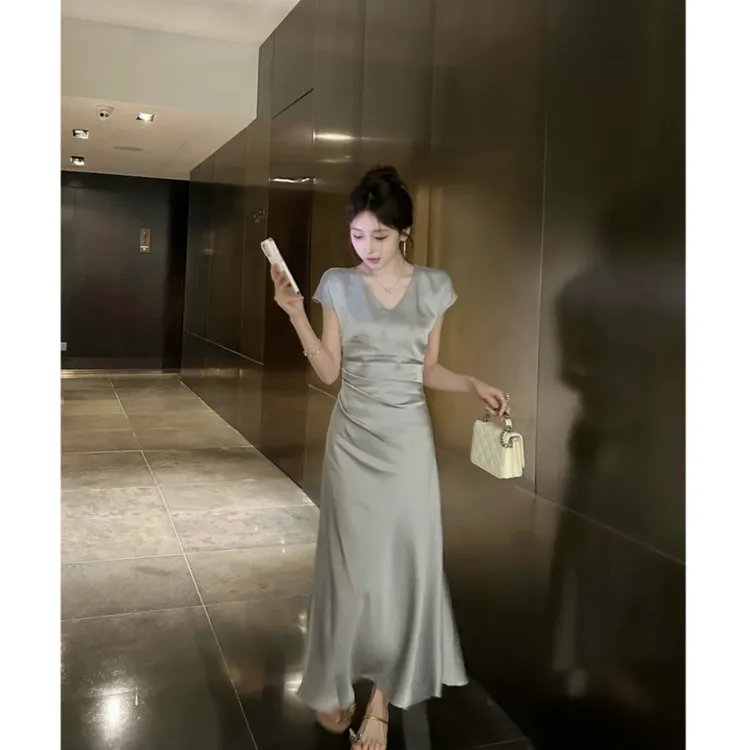 飞飞袖v领纯色连衣裙女夏季法式气质显瘦收腰长款鱼尾裙