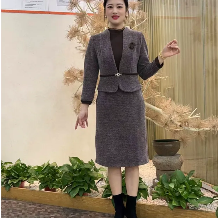 高档加厚雪花绒2025冬季新款端庄贵气假两件时尚连衣裙