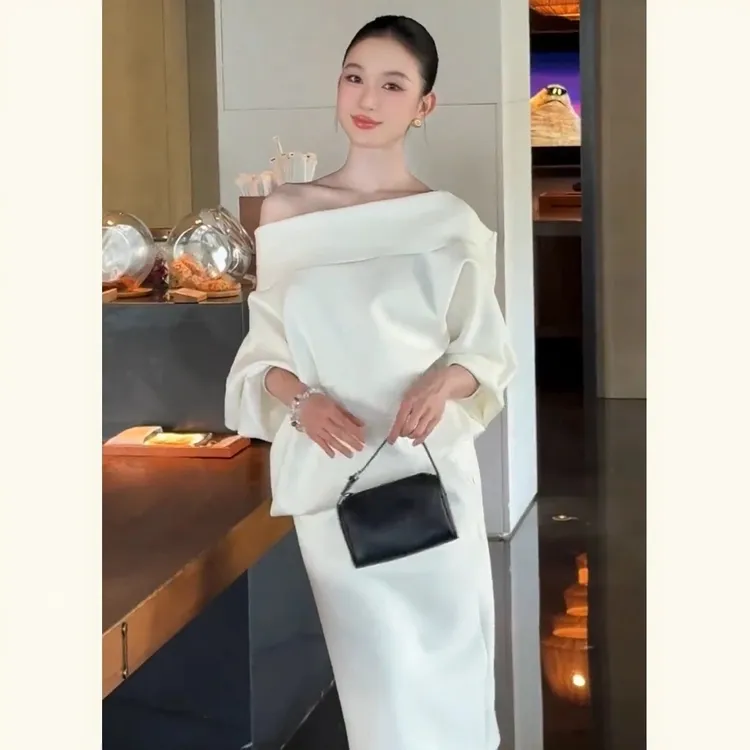 慵懒感时髦舒适休闲套装女款2025秋季洋气斜肩绝美上衣气质半身裙