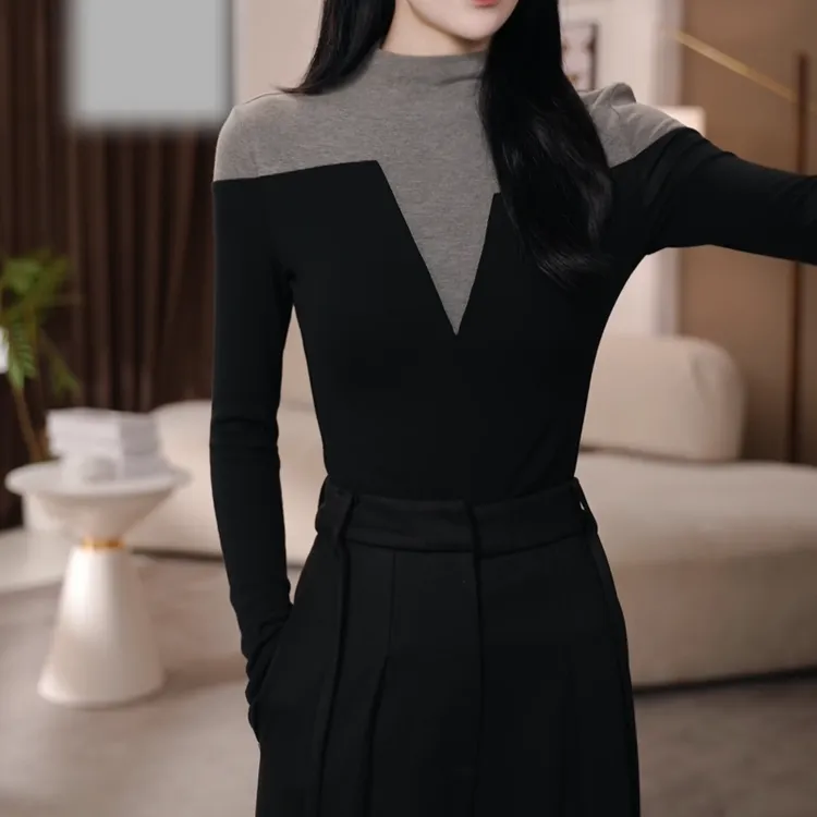 【魅力缪斯】设计感拼接长袖T恤女时尚加绒加厚百搭上衣LK2507400