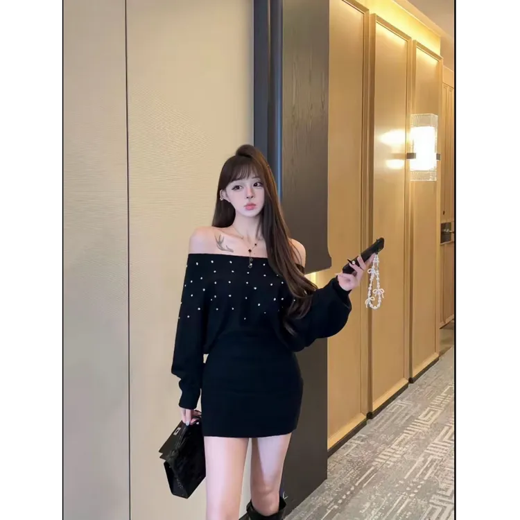 法式不规则斜肩针织连衣裙女秋冬季新款修身内搭毛衣裙包臀短裙子