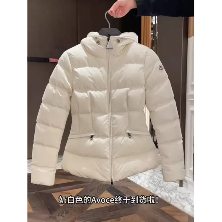 高级感超好看收腰白色棉服女2025冬季新款设计感连帽气质加厚外套