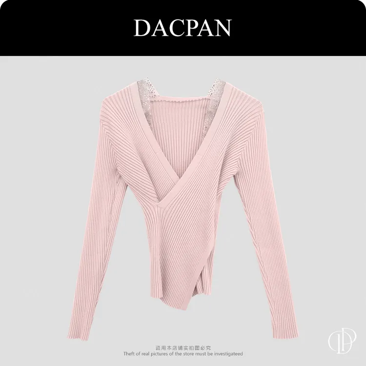 DACPAN-“天鹅颈”交叉V领烫钻针织上衣 2025/盼·PP 8898