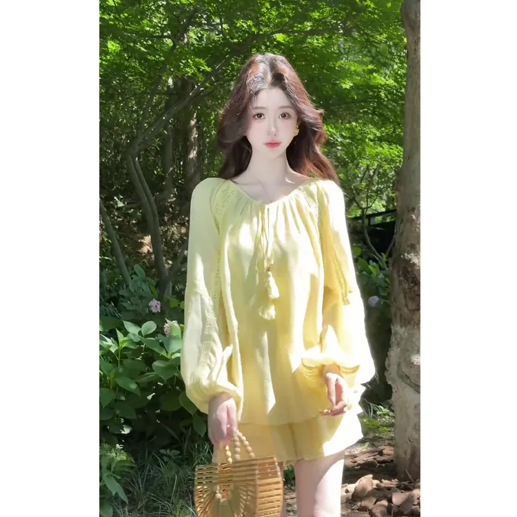 韩系甜美少女2025夏季新款时尚减龄绑带显瘦上衣配休闲短裤两件套