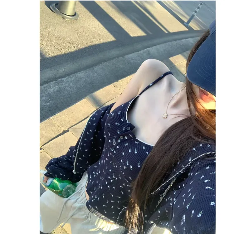 韩女时尚碎花吊带+舒适华夫格棉面料ins感印花薄款外套Y1359