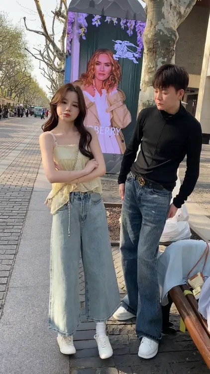 2025夏季新款韩系V领宽松显瘦甜美浪漫上衣复古高腰直筒牛仔裤女