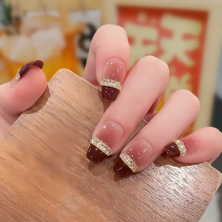 现货【暖冬栗子】手工穿戴甲秋冬显白酒红闪钻法式新款美甲穿戴甲片