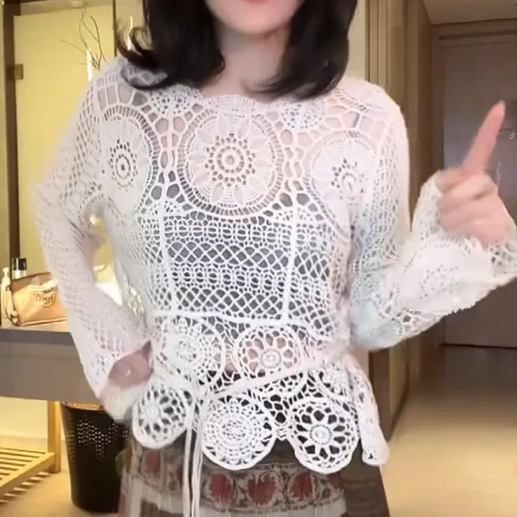 25年气质韩系新款小众气质套头罩衫镂空长袖 LK2502006