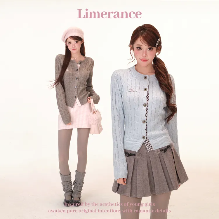 甜梨呆呆甜氧织语格纹撞色含羊毛针织开衫包臀裙牛角扣百褶裙套装