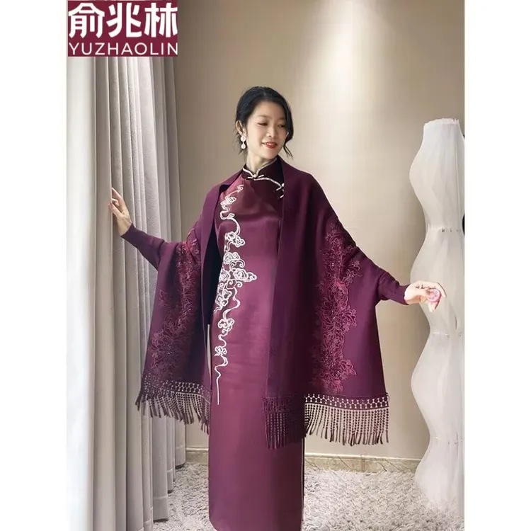 俞兆林紫色搭配旗袍披肩中国风刺绣流苏斗篷外搭喜妈妈婚礼婚宴女