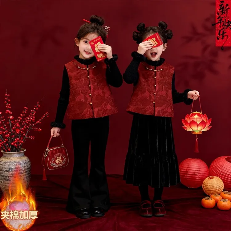 女童国风红色夹棉马甲2025新款冬装加厚新中式坎肩本命年唐装绒面