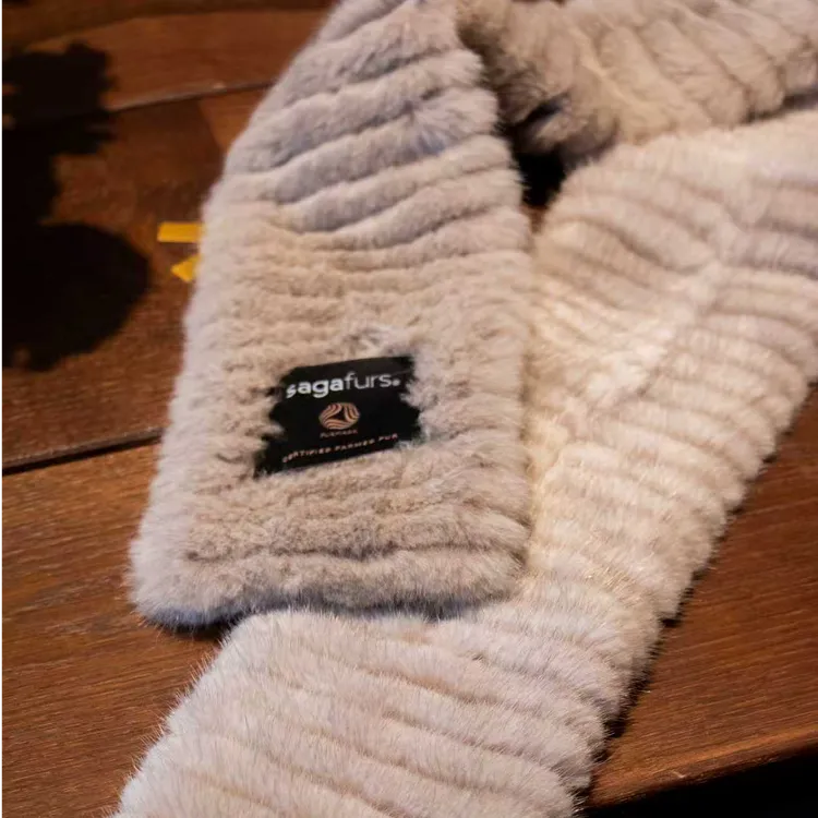 Mayfair 冬日百搭水貂银蓝色保暖冬季女士