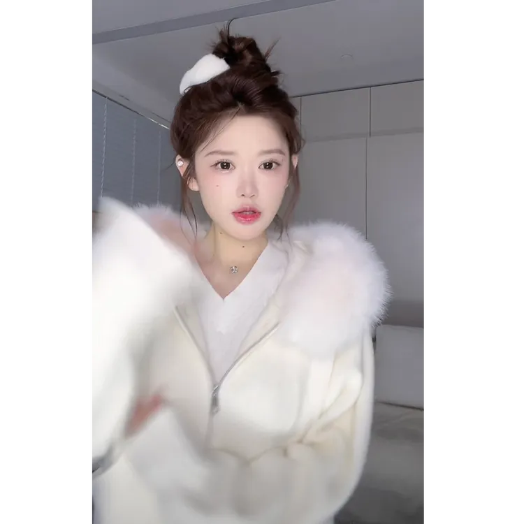 1122双拉链法式气质毛领连帽设计感女新款显瘦针织秋冬季外套