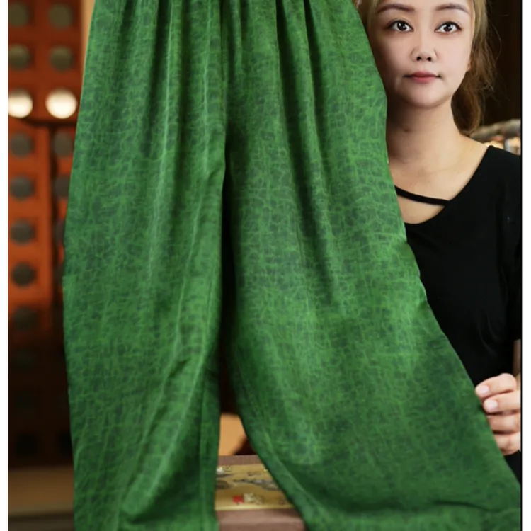 <<达人专属>>时尚百搭缎面双面穿暗纹弯刀裤1222