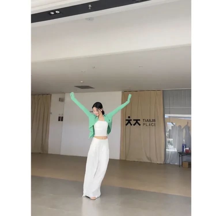 2025春季新款洋气图案修身圆领单排扣针织毛衣开衫百搭休闲裤套装