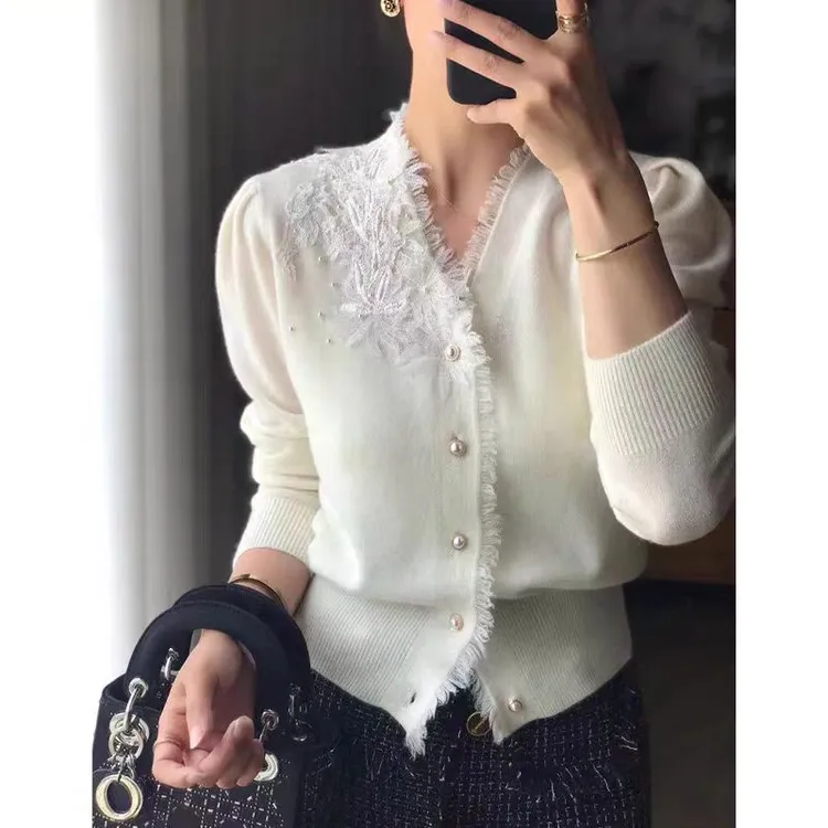 法式蕾丝拼接立体花朵长袖针织开衫女秋冬季气质v领显瘦内搭上衣