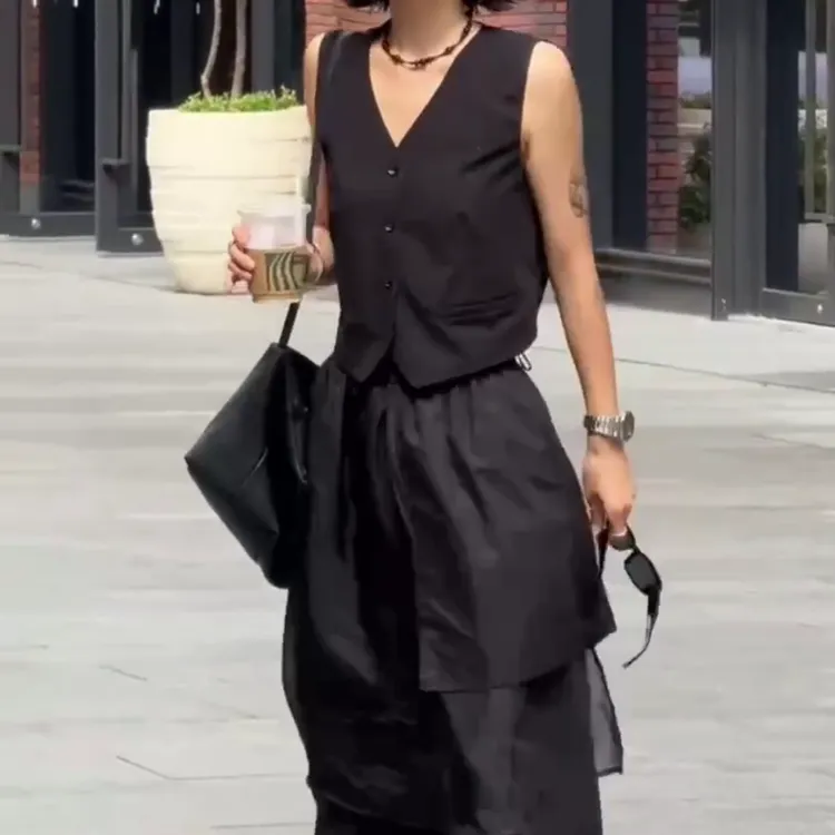 2025夏季新款时尚显瘦气质女士网红洋气两件套百搭款K8392