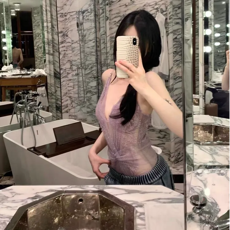 韩系甜辣穿搭2025夏季新款纯欲性感气质小众上衣女配显瘦高腰裤子