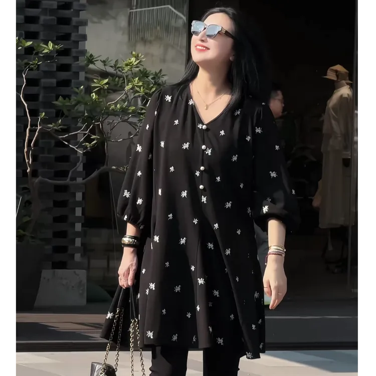 【香水百合穿搭8086款】2025年巴瑟大码女装宽松显瘦百搭潮流连衣裙