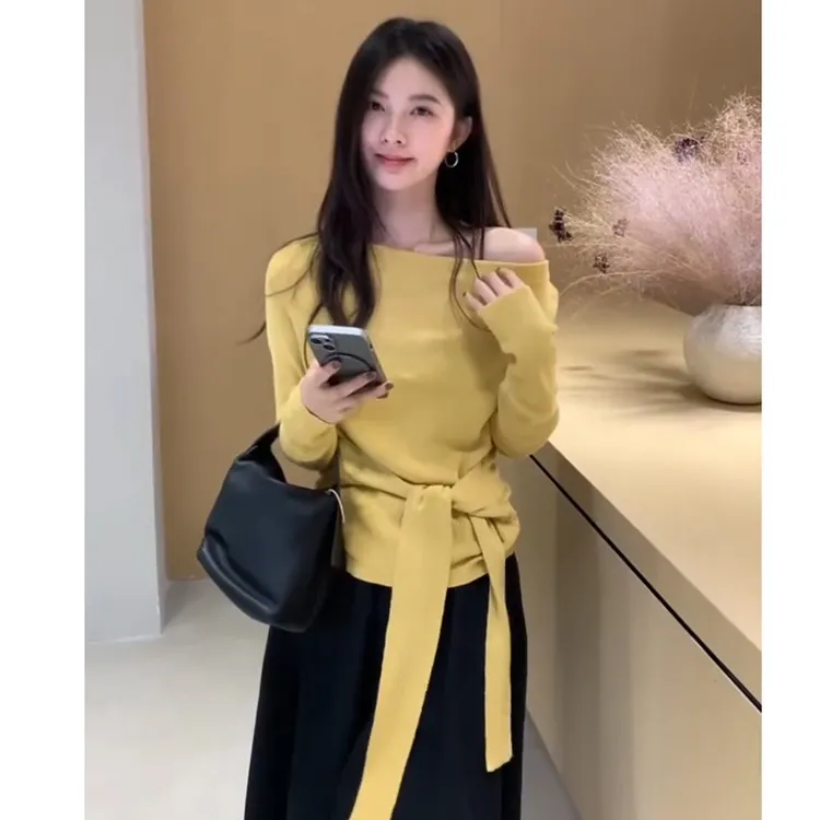 早秋法式气质绑带收腰斜肩早秋针织上衣女长袖独特漂亮洋气
