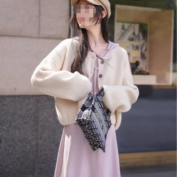 春秋慵懒风宽松短款甜美清新毛针织衫圆领小香风针织衫时尚开衫女