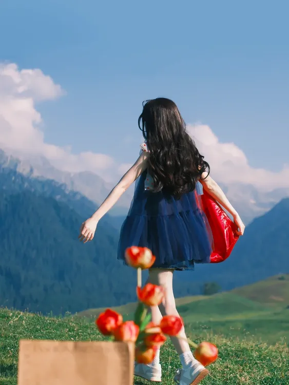 2025夏季新款韩系穿搭高级感蓝色吊带蓬蓬裙搭配牛仔短裙两件套女