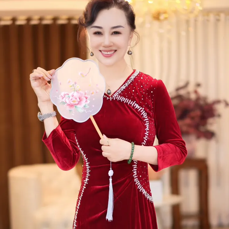 【燕子】雍容-28811新中式高档气质照片旗袍显瘦修身秋冬长款连衣裙