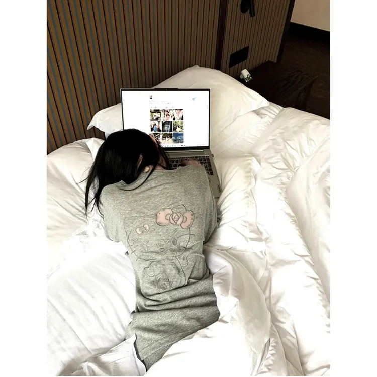 法式时尚设计感印花宽松气质T恤上衣女搭配低腰修身显瘦短裤套装