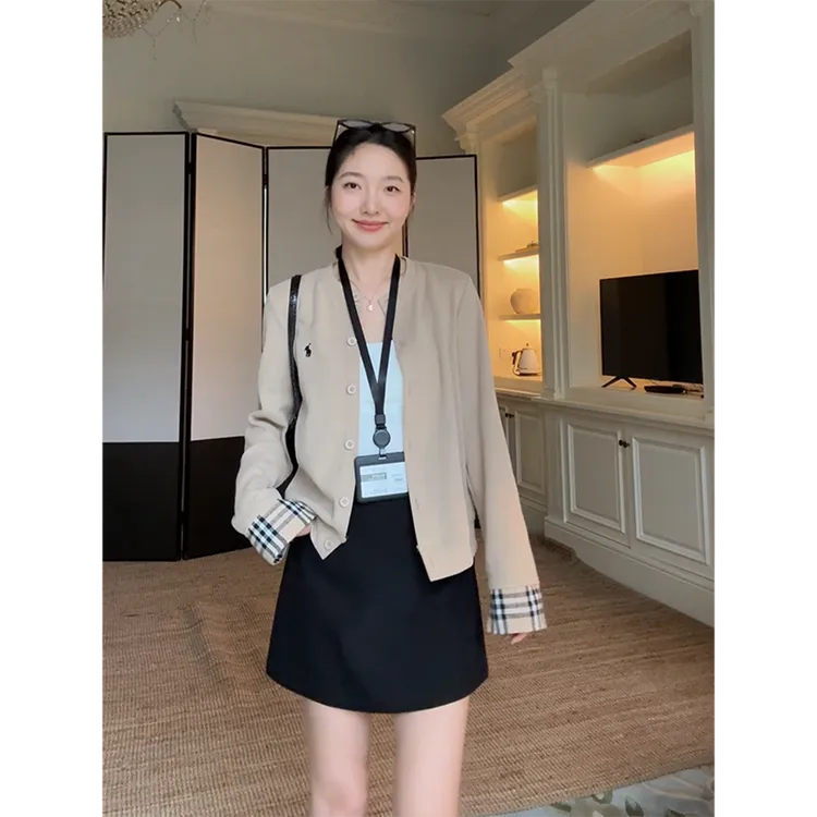 郭九九呢 棉复古慵懒老钱风拼接毛衣开衫高腰显瘦短裙 G925A15203