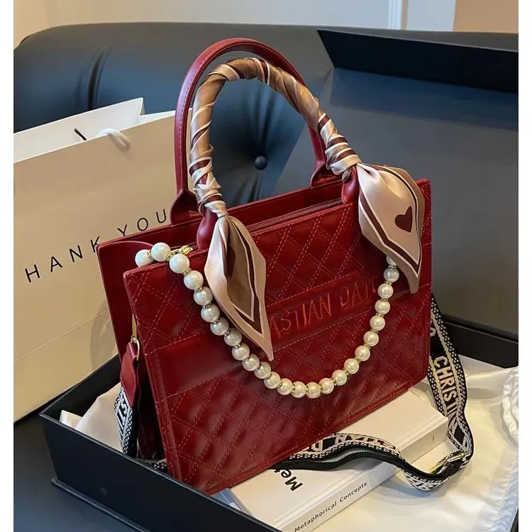 红色结婚包包2024新款高级感手提婚包新娘包斜挎包大容量托特包