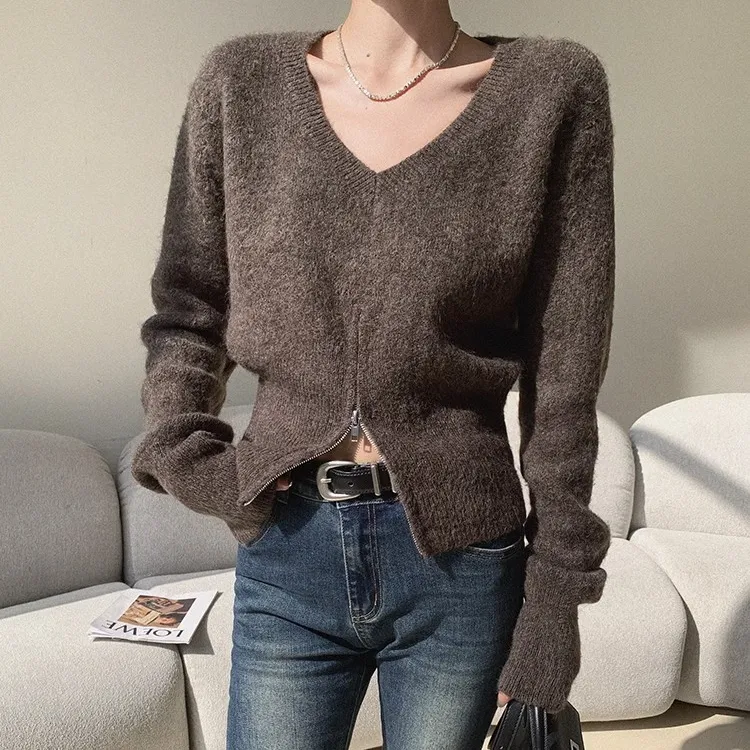 棕咖色长袖V领软糯毛衣女秋冬季2025打底收腰显瘦百搭针织衫上衣