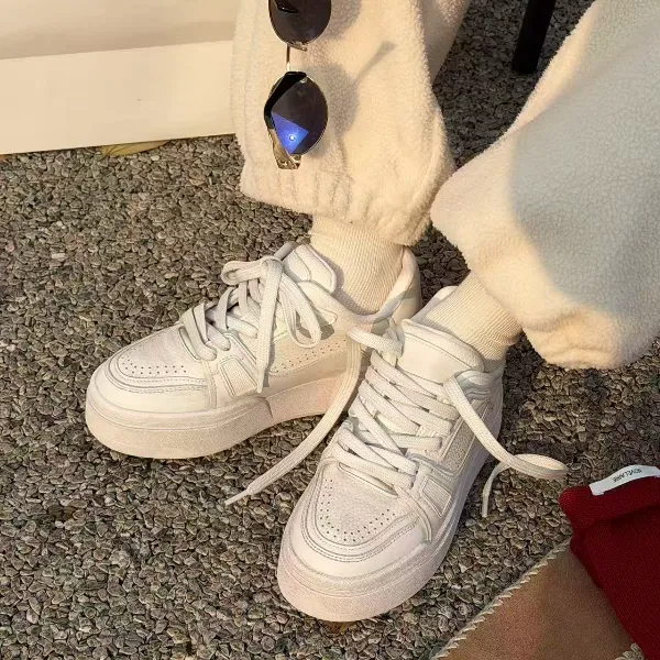 诗歌兰女鞋2026春网红小白鞋韩版百搭厚底增高做旧休闲板鞋166-33