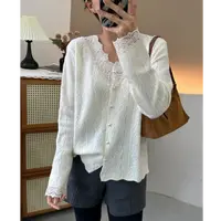 法式美学温柔V领钩花蕾丝打底衫别致长袖针织衫宽松镂空内搭上衣