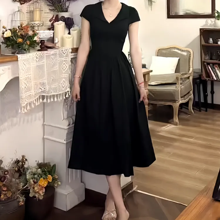 夏季时尚休闲百搭复古风赫本风v领简约气质小黑裙收腰显瘦连衣裙