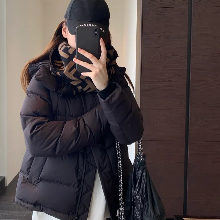 巨厚95安心绒可溯源白鸭绒羽绒服女短款加厚宽松可拆卸帽保暖潮
