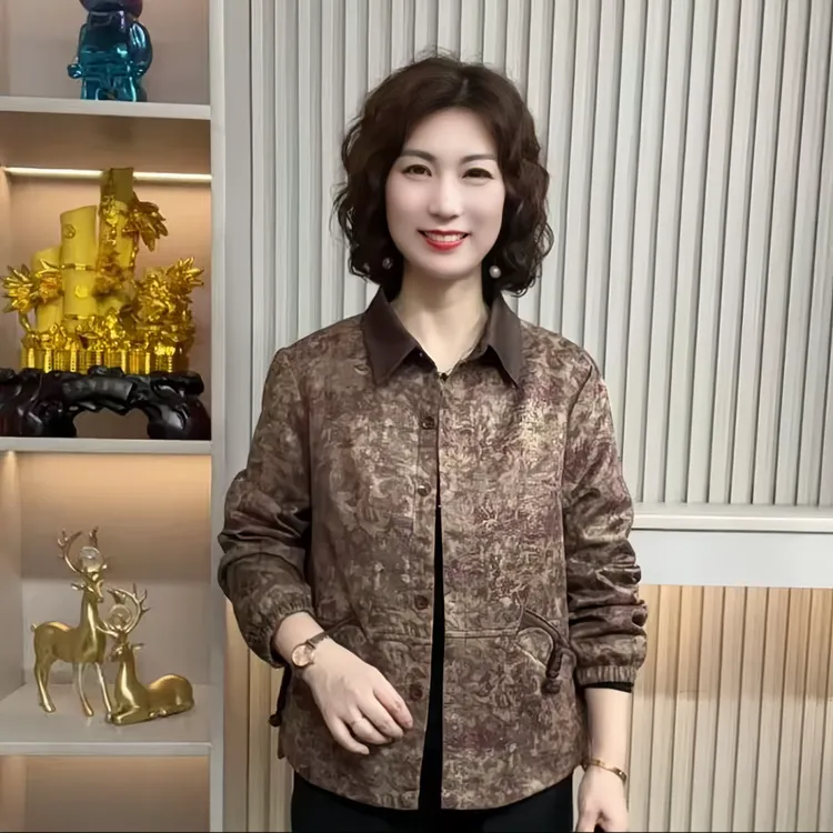 时尚减龄短外套女士早秋新款中年妈妈装宽松休闲撞色印花长袖上衣