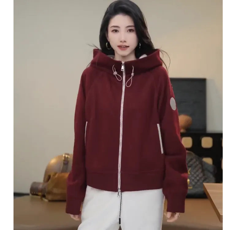 小乖逃红色外套秋冬白色圆圈连帽内里加绒保暖宽松百搭款N95259