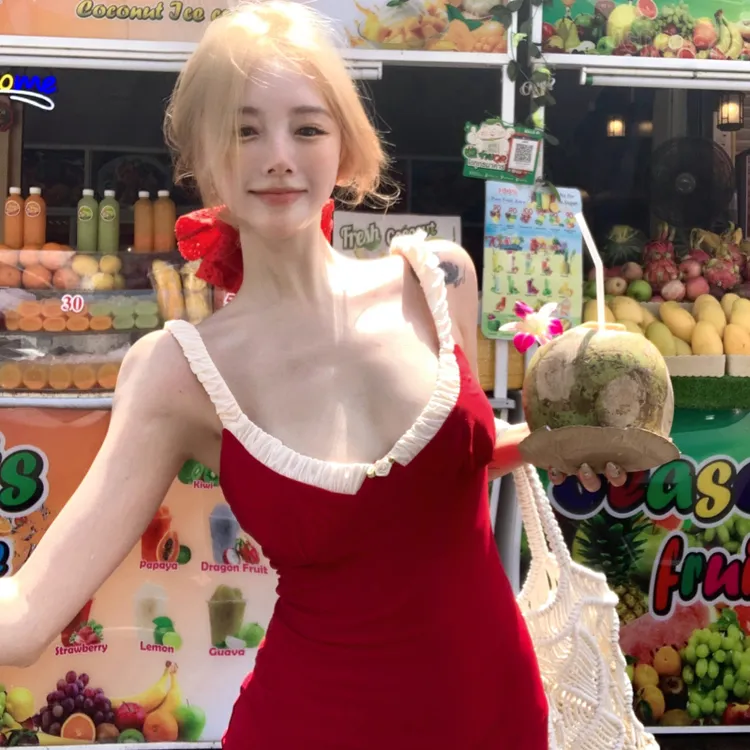 虞书欣同款法式纯欲拼接褶皱度假风吊带连衣裙女春修身显瘦长裙