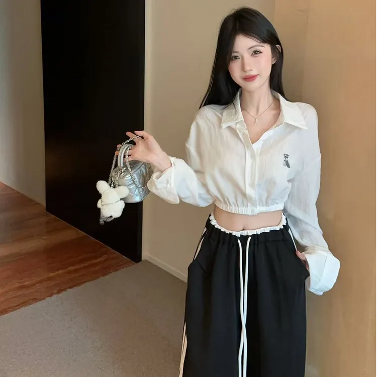 辣妹设计感气质收腰显瘦polo领短款露腰衬衫百搭长袖上衣配休闲裤