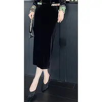 格娜2025秋季百搭丝绒半身裙新款黑色高腰包臀裙中长款女士半身裙