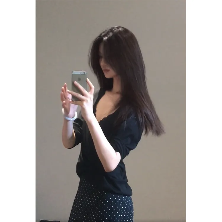 时尚穿搭女士夏季V领长袖修身显瘦百搭小众气质上衣波点半身裙