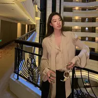 古金色V领衬衫女秋季新款丝带设计高级感时尚长袖衬衣