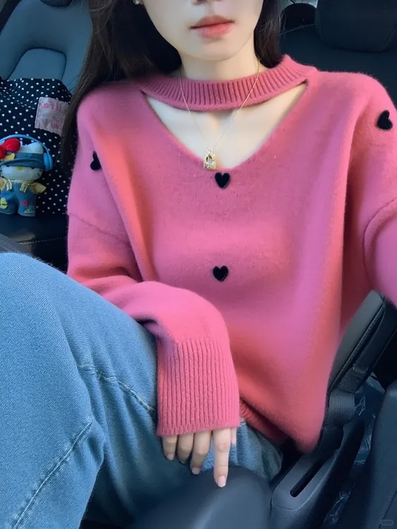 韩系慵懒风松弛感宽松显瘦针织衫多巴胺绝美粉色挂脖爱心毛衣女冬