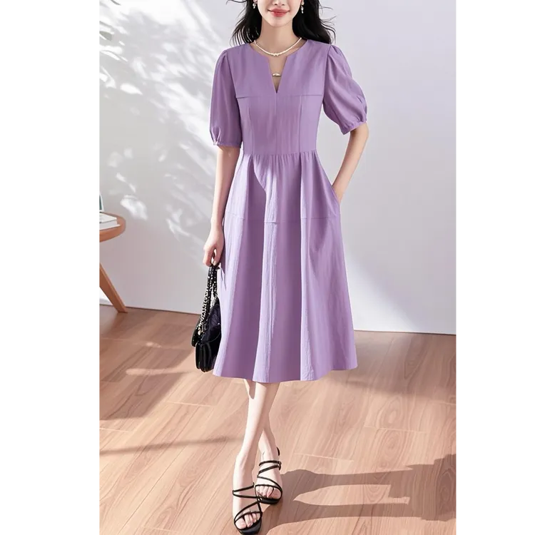 【晚晚】大码轻奢高端优雅连衣裙女微胖mm修身遮肚中长款赫本小黑裙