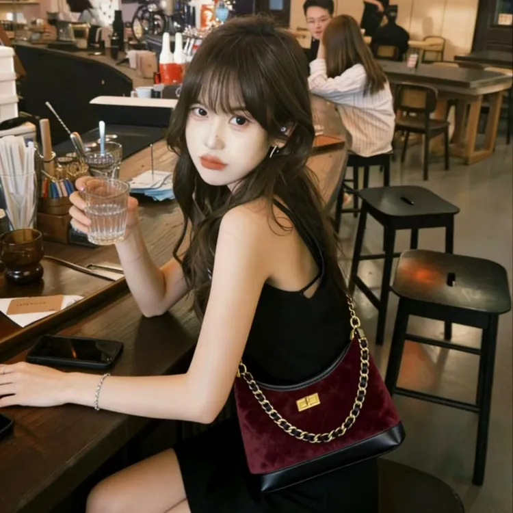 小香风红色新娘结婚包包女式2025新款轻奢小众高级质感超火托特包